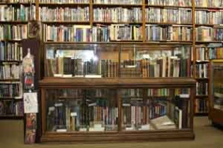 Many rare books
